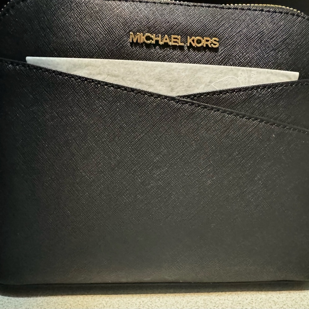 Authentic Michael Kors Jet Set Travel Medium Leather Cross Dome Bag CrossbodyNWT